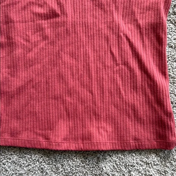 Women's Sleeveless V-Neck Top - Red - Picture 5 of 5